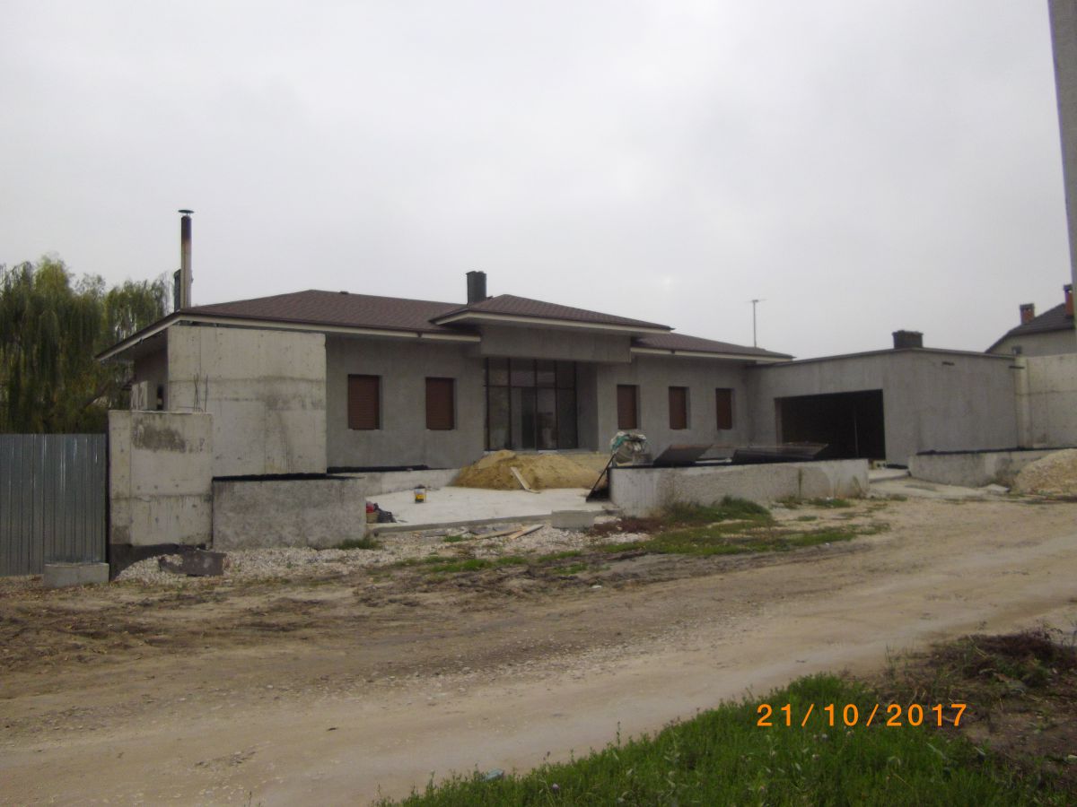 GALERIE FOTO. Consilieri socialiști: Igor Gamrețchi își construiește o casă de lux în sectorul Rîșcani