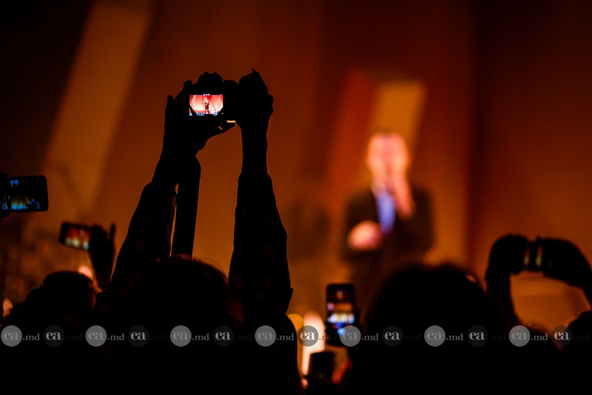 Imagini exclusive: Trupa Hurts a dat un concert de excepție la Chișinău