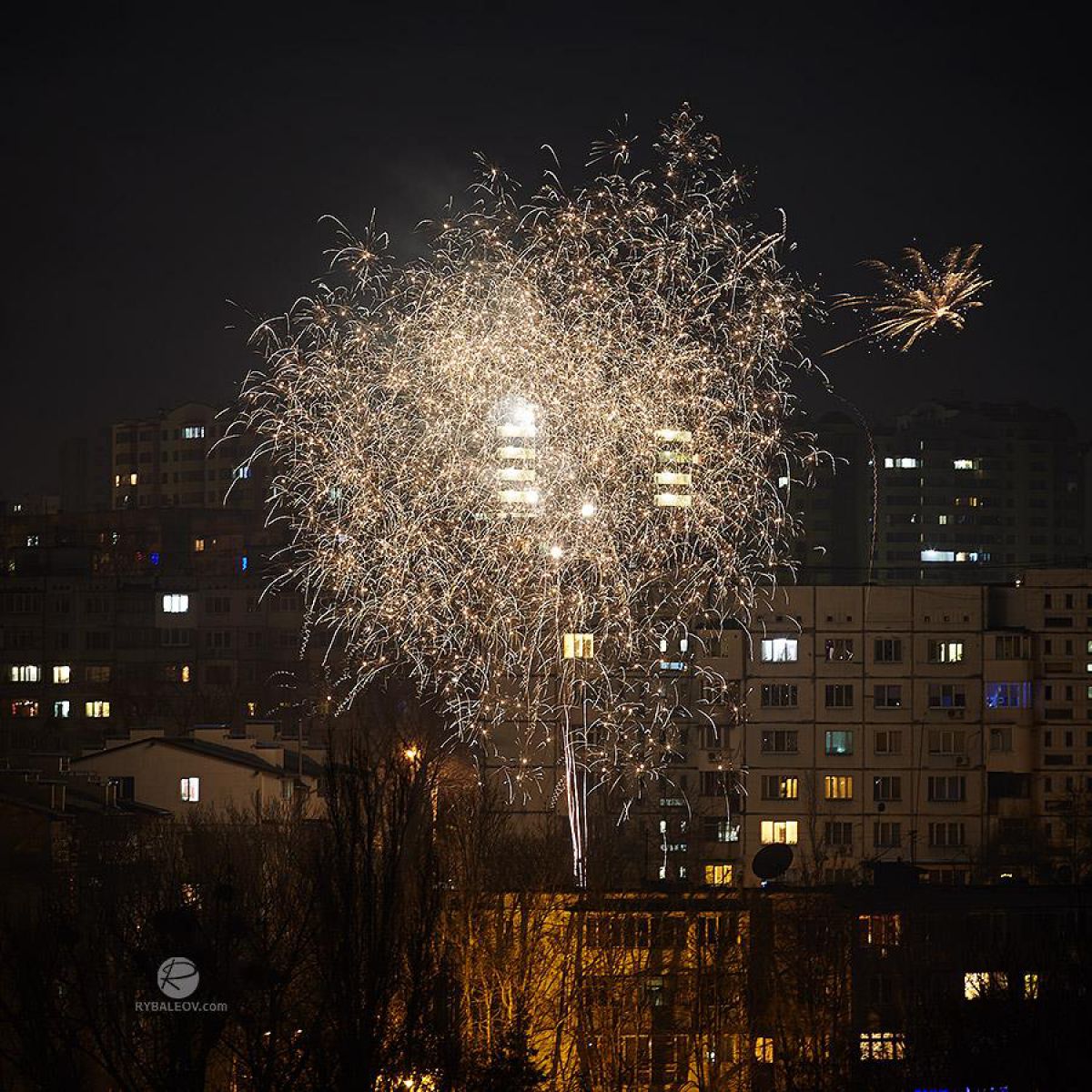 GALERIE FOTO. Imagini spectaculoase: Cum arată Chișinăul de Revelion, surprins de la înălțime