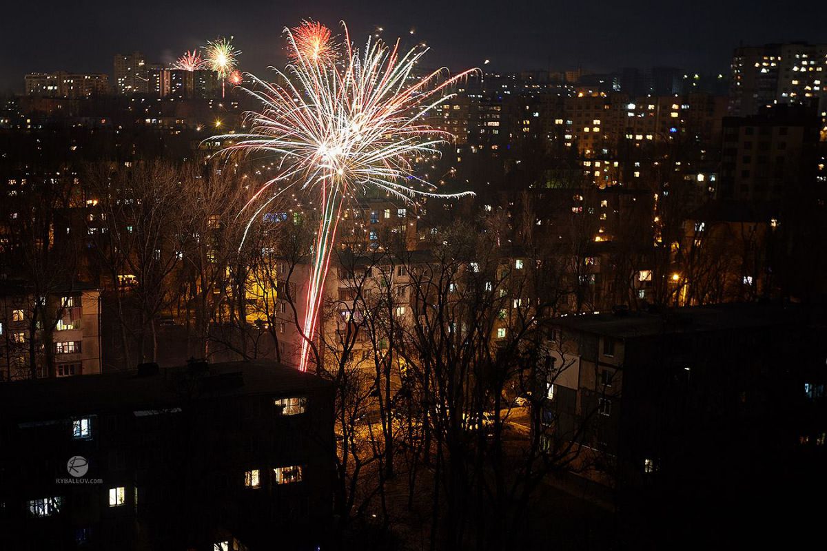 GALERIE FOTO. Imagini spectaculoase: Cum arată Chișinăul de Revelion, surprins de la înălțime