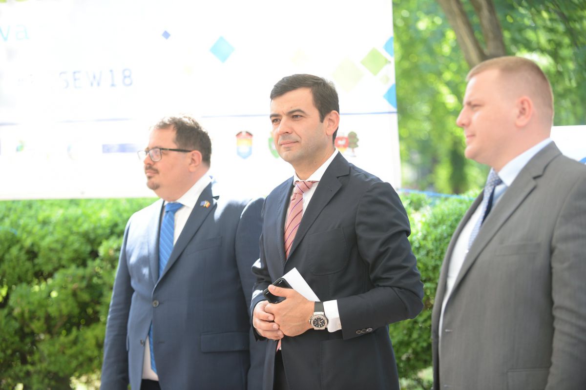 GALERIE FOTO. Săptămâna Europeană a Energiei Durabile, marcată la Chișinău cu selfie-uri și promisiuni 