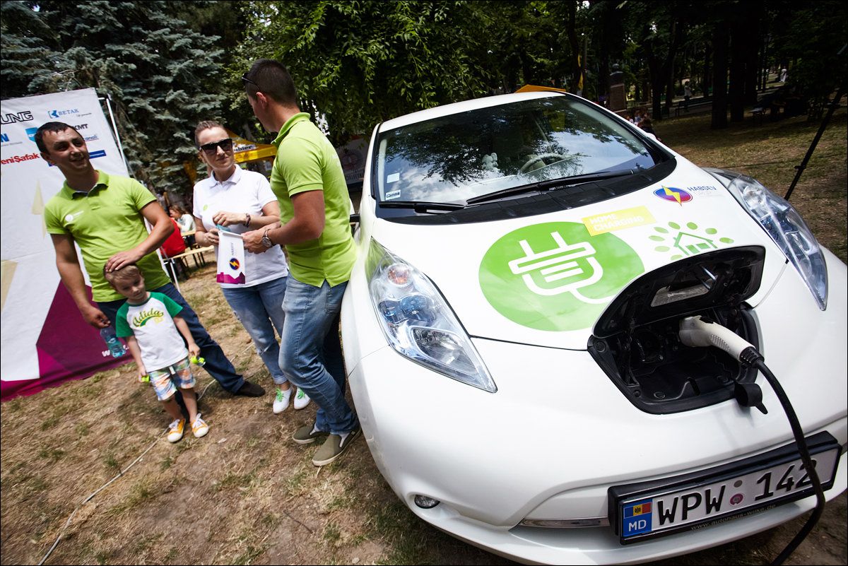 FOTO. Cele mai noi tehnologii în domeniul energiei durabile, prezentate la expoziția SUN Dă-I Fest 