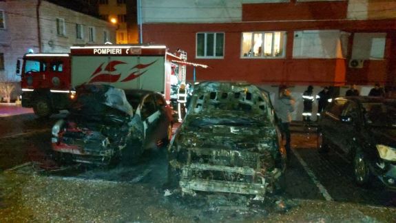 Trei mașini au ars în această noapte în sectorul Râșcani al capitalei (FOTO)