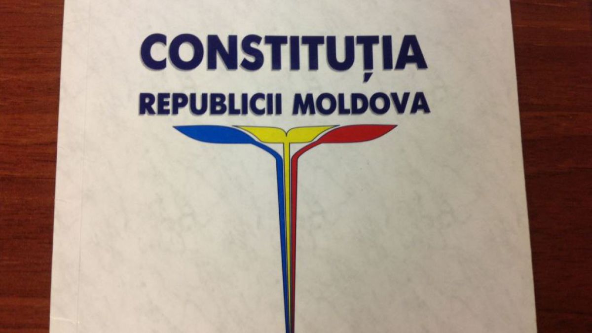 Parlamentul a votat modificarea a două articole din Constituție