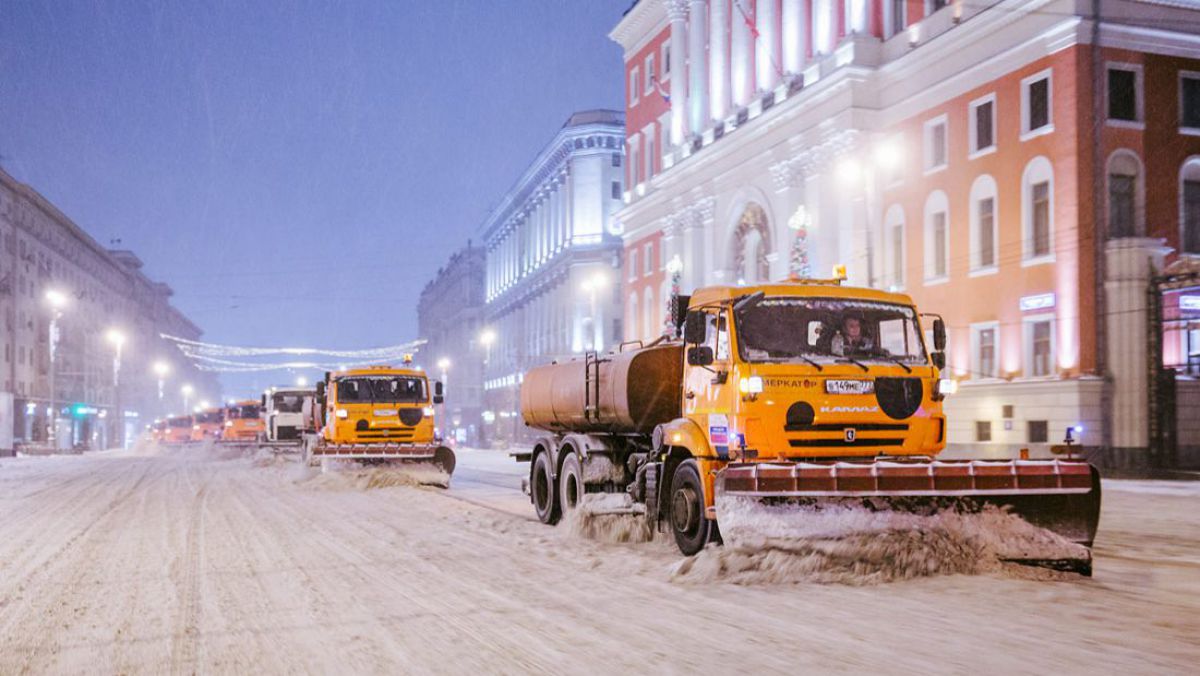 Чем посыпают москву зимой