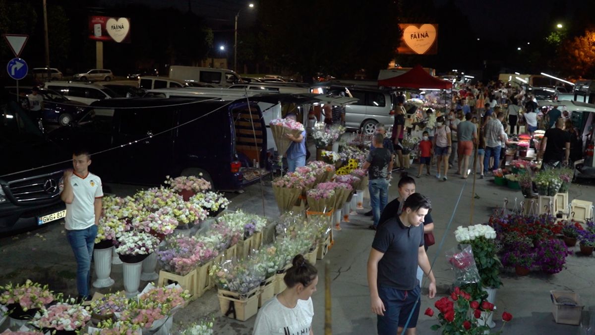 Agitație la piața angro de flori de la Calea Basarabiei. Părinții au