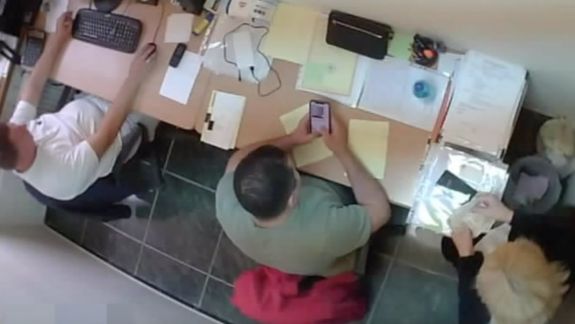 Numărul persoanelor reținute în dosarul schemelor cu implicarea angajaților ASP și brokerilor imobiliari a ajuns la 14 (UPDATE)