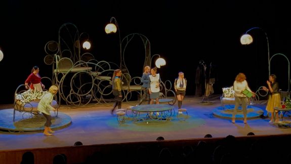 Un detectiv cu haină de tragi-comedie, în ajun de Crăciun, la Teatrul Fără Nume