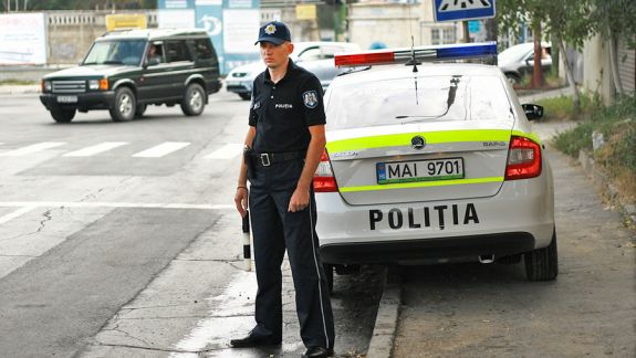 A urcat la volan în stare de ebrietate, cu o concetrație de 1.40 mg/l de alcool în sânge. Ce alte încălcări au fost depistate în weekendul de Paști