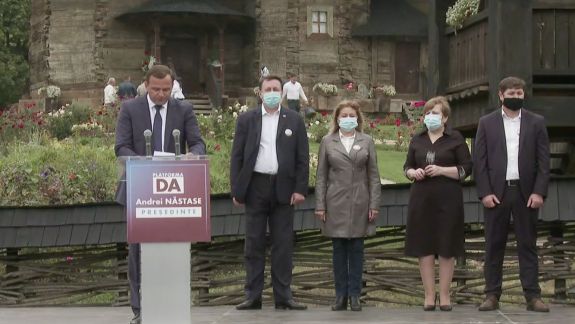 Andrei Năstase s-a lansat în cursa prezidențială în fața Bisericii de Lemn: „Eu sunt dispus să merg până la capăt”