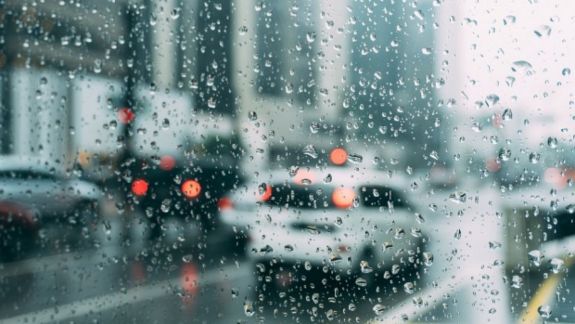 Atenție, a fost emis cod galben de precipitații puternice. Riscuri și recomandări