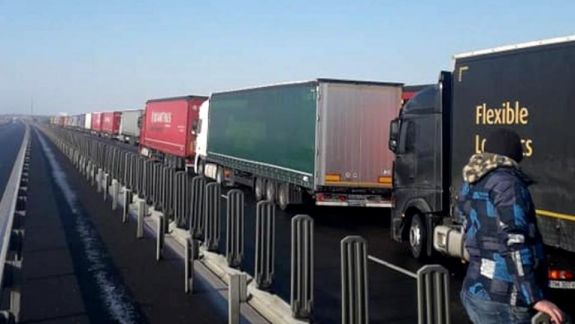 Criză de șoferi de camion în Marea Britanie. Soluția autorităților
