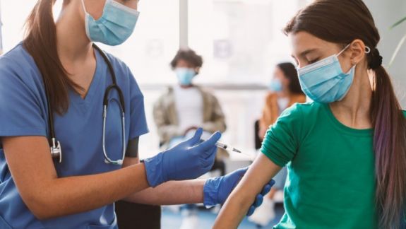 Cu 77% mai multe cazuri de COVID-19, înregistrate în ultima săptămână. Peste 26 de mii sunt în rândul copiilor