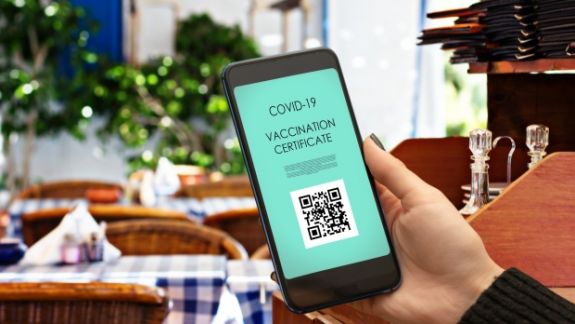 Cu certificat de vaccinare la restaurante. De astăzi intră în vigoare restricțiile pentru localitățile aflate sub Cod Roșu de alertă de COVID-19