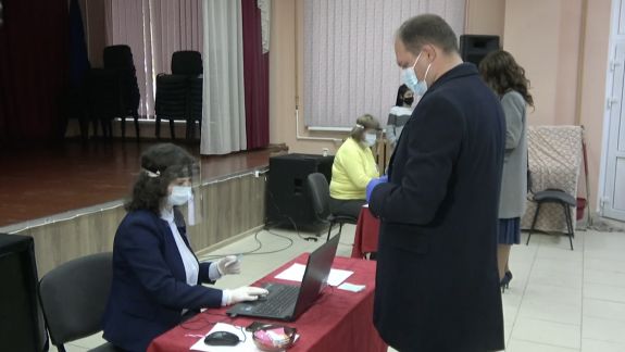 Primarul capitalei, Ion Ceban, își exercită dreptul la vot (LIVE)