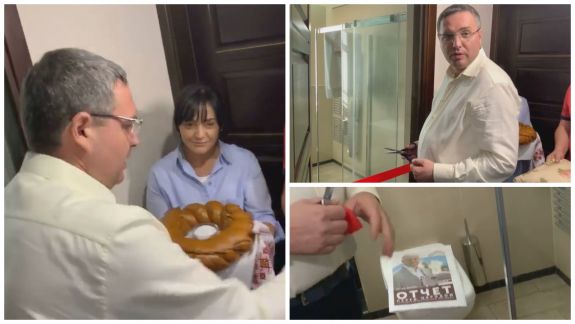#DodonWCchallenge sau cum Usatîi a inaugurat o toaletă de la partid: Muzică, tăieri de panglică, aplauze, pâine și sare (VIDEO)