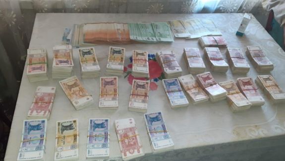 Droguri de circa 500 de mii de lei, puse sub sechestru: Oamenii legii au descins în mai multe gospodării din țară