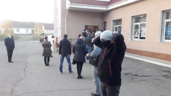La secția de la Varnița, oamenii stau la coadă