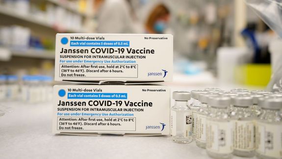EMA evaluează posibilitatea administrării dozei rapel a vaccinului Johnson&Johnson