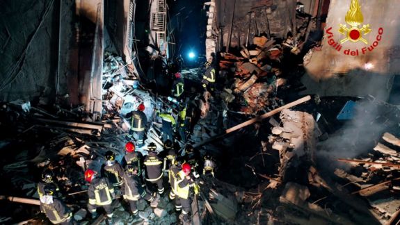 Explozie devastatoare în Italia. O clădire cu patru etaje a fost distrusă complet. Sunt victime
