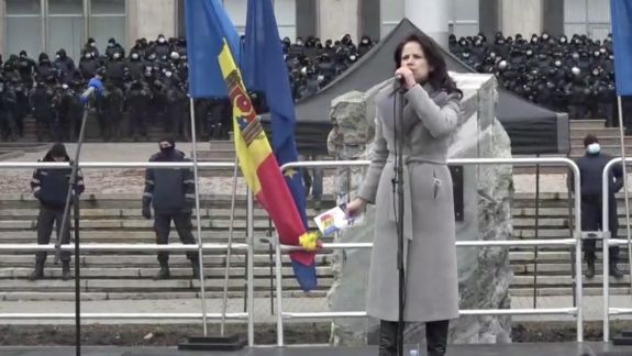 Veronica Roșca: Eu sunt cea care a rupt microfoanele în Parlament când au încercat să ne oprească. A venit timpul Moldovei
