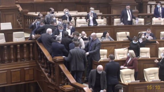 Un nou proiect a fost votat cu îmbrânceli
