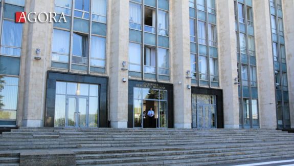 Guvernul va achita prejudicii unei femei cu patru copii din stânga Nistrului, după ce statul a refuzat să-i acorde indemnizații