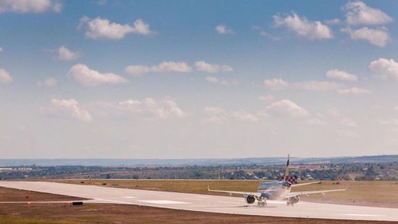 Incident la Aeroport. Un avion cu pasageri de pe cursa Chișinău - Sankt Petersburg a fost nevoit să facă cale întoarsă