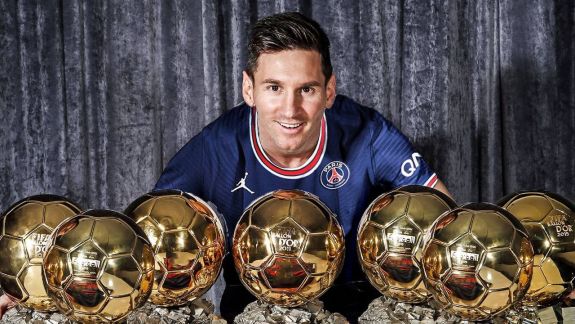 ISTORIE! Leo Messi primește balonul de aur pentru a 7-a oară