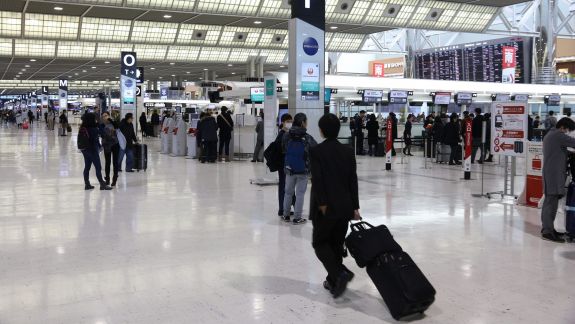 Japonia: Patru persoane, confirmate cu o nouă tulpină a coronavirusului