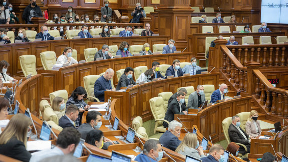 Legea cu privire la securitatea informaționala, votată în lectura întâi, în lipsa deputaților BCS