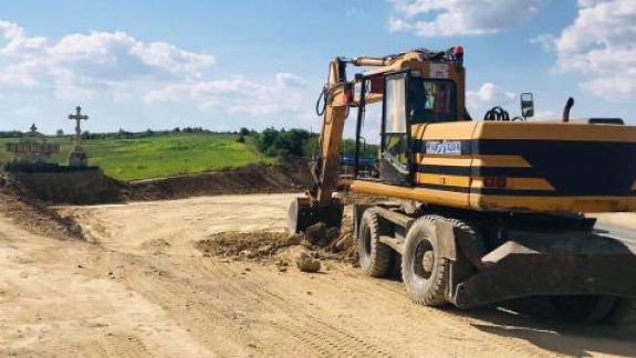 Lucrările de construcție a drumului R1 au fost reluate. Acestea urmează a fi finalizate în luna mai a anului viitor