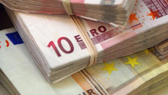 Mai multe bănci ar fi eliberat milioane în numerar unor persoane politice sau afiliate, în 2019, când PDM a plecat de la guvernare