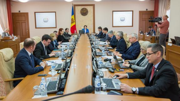 Modificările la Legea fondurilor asigurării obligatorii de asistență medicală și la bugetul asigurărilor sociale de stat, aprobate de Guvern