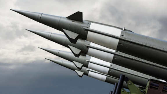 Occidentul riscă izbucnirea unui război nuclear dacă taie comunicarea cu Rusia și China, spune un oficial britanic