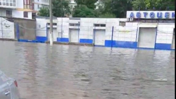 Odesa a fost inundată. O ploaie torențială a lovit orașul (VIDEO)