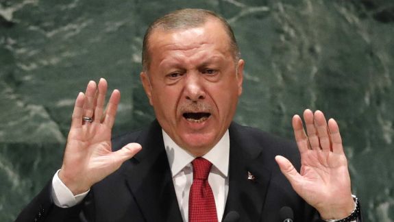 Patru jurnalişti ai Charlie Hebdo riscă pușcărie pentru că au făcut o caricatură prin care l-ar fi insultat pe Recep Tayyp Erdogan