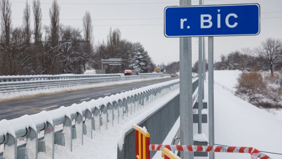 După cinci ani de construcție, în sfârșit, podul rutier de pe șoseaua Balcani a fost deschis