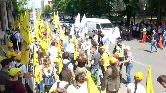 Protest la CEC: „Ne vedem joi, la Curtea de Apel să continuăm manifestația” (UPDATE)
