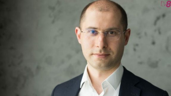 Venituri de zeci de mii de lei și o casă de locuit de câteva zeci de mii de euro. Averea lui Sergiu Tofilat, consilierul Maiei Sandu în politici energetice (DOC)