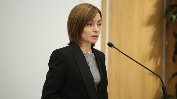 Sandu nu a acceptat actul de demisie a miniștrilor Dumbrăveanu, Pușcuța și Usatîi. Expert în drept constituțional: „Refuzul de a apărea la serviciu este o încălcare a jurământului” (DOC)
