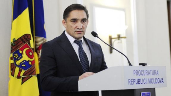 Stoianoglo ar fi fost informat de SIS că o membră și președintele interimar al CSM ar fi dobândit bunuri care ar depăși veniturile declarate