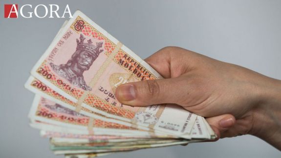 Stop tranzacțiilor în numerar, cu sume mai mari de 100.000 de lei. De când intră în vigoare prevederea și cum i-ar afecta pe cetățeni