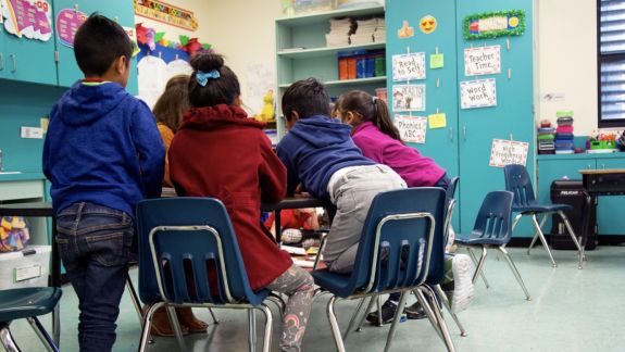 Școlile și grădinițele din țară vor fi închise începând cu ziua de miercuri