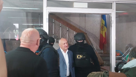 Ultimă oră! Igor Dodon va sta 30 de zile în arest la domiciliu, iar cumnatul său - în arest preventiv