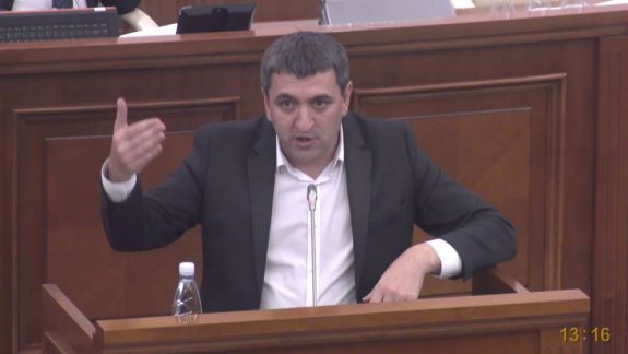 Un deputat PAS cere verificarea averii lui Botnari: „Locuiește într-o gospodărie imensă, ce nu este reflectată în declarațiile de avere” (DOC)