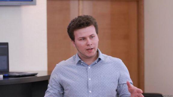 Un deputat PAS sesizează CC: Salariul nu ar trebui să fie mai mic decât minimul de existență