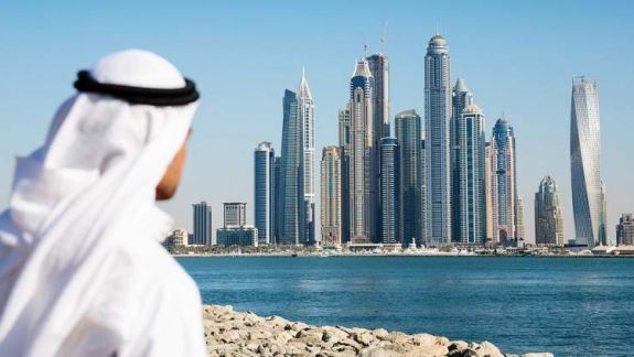 Vor să aibă vremea la picioare. Emiratele Arabe Unite vor folosi drone pentru a manipula timpul de afară