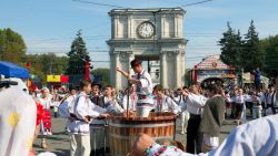 Ghid de orientare în Orășelul Vinului. Ce te așteaptă de Ziua Națională a Vinului, pe 5 și 6 octombrie (VIDEO)