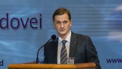 Încă 30 de zile de arest preventiv pentru fostului guvernator BNM. Măsura a fost prelungită și în cazul altor două persoane